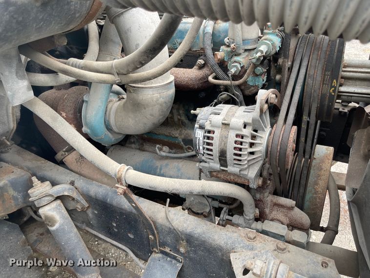 image for item LF9054 1987 International S1900  flatbed truck