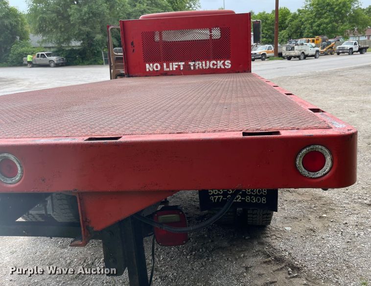 image for item LF9054 1987 International S1900  flatbed truck