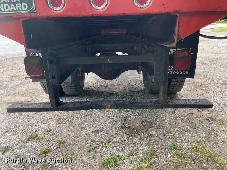 image for item LF9054 1987 International S1900  flatbed truck