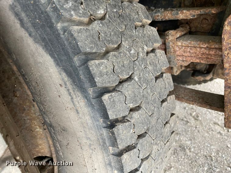 image for item LF9054 1987 International S1900  flatbed truck