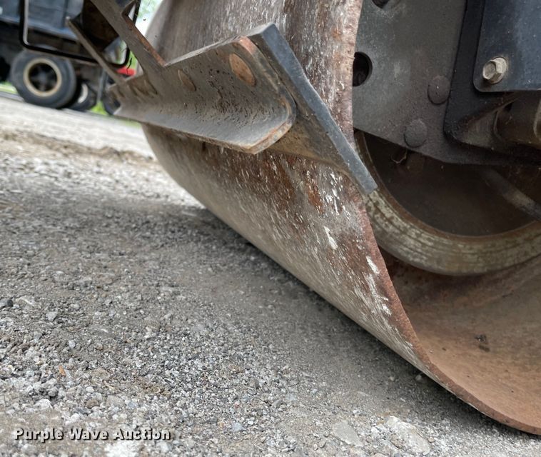 image for item LF9056 Wacker RD11V  double drum vibratory roller