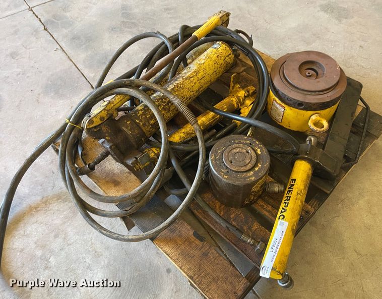Enerpac hydraulic tools in Tonganoxie, KS | Item LF9064 sold | Purple Wave