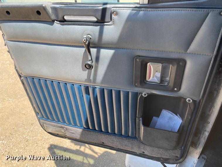 image for item LF9065 1993 Kenworth T400  crane truck