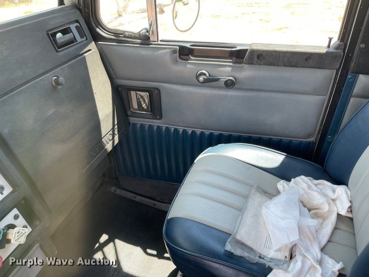 image for item LF9065 1993 Kenworth T400  crane truck