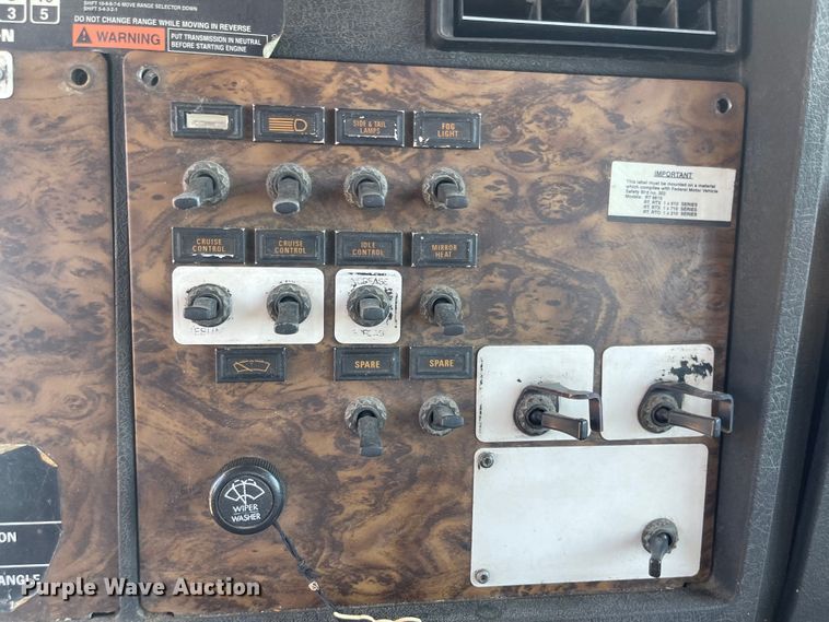 image for item LF9065 1993 Kenworth T400  crane truck