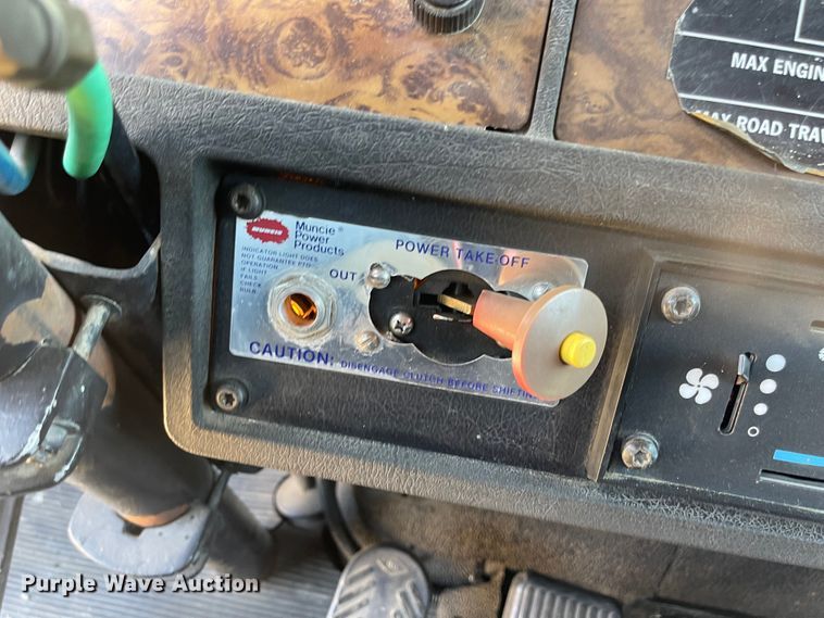 image for item LF9065 1993 Kenworth T400  crane truck