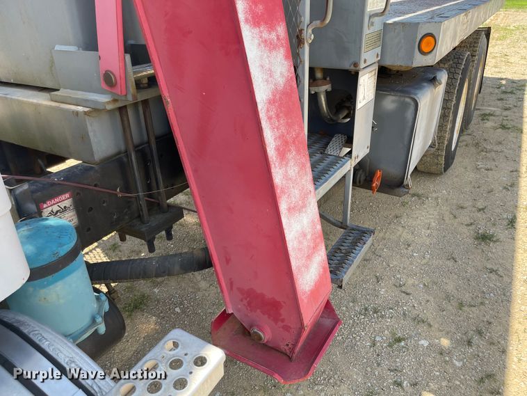 image for item LF9065 1993 Kenworth T400  crane truck