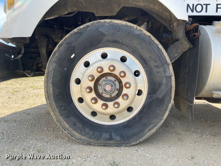 image for item LF9065 1993 Kenworth T400  crane truck