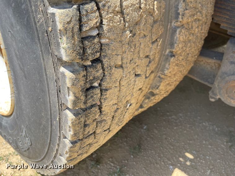 image for item LF9065 1993 Kenworth T400  crane truck