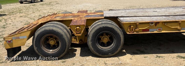 image for item LF9067 1973 Hyster  equipment trailer