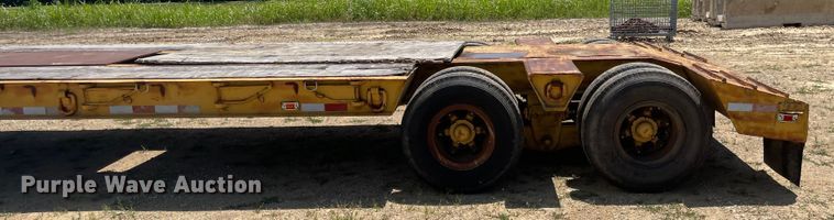 image for item LF9067 1973 Hyster  equipment trailer