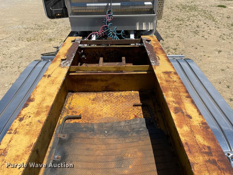 image for item LF9067 1973 Hyster  equipment trailer