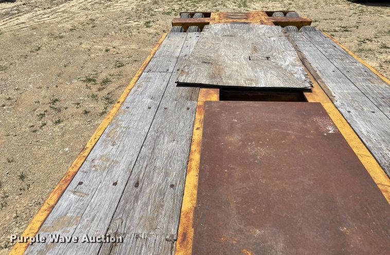 image for item LF9067 1973 Hyster  equipment trailer