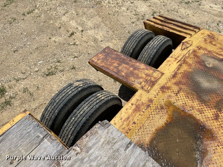 image for item LF9067 1973 Hyster  equipment trailer