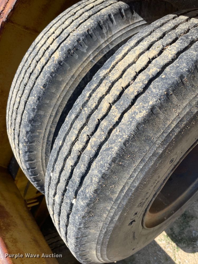 image for item LF9067 1973 Hyster  equipment trailer