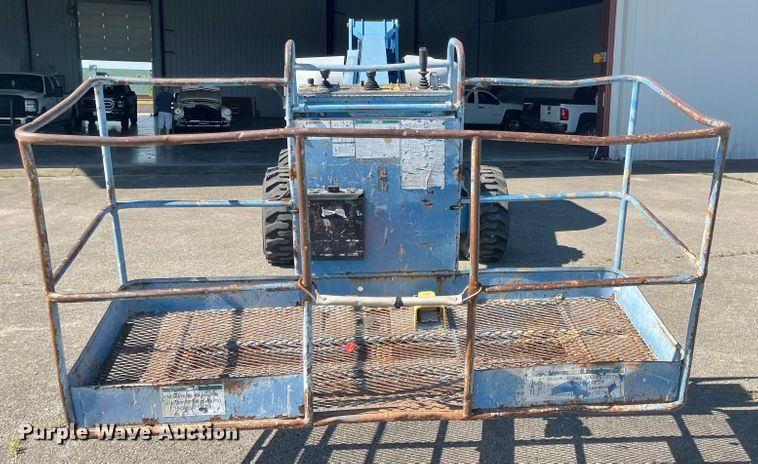 image for item LF9071 2000 Genie S-60  boom lift