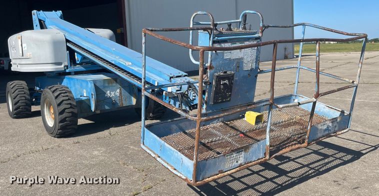 image for item LF9071 2000 Genie S-60  boom lift
