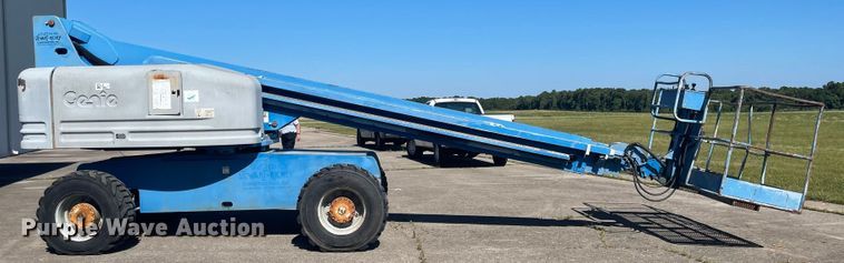 image for item LF9071 2000 Genie S-60  boom lift