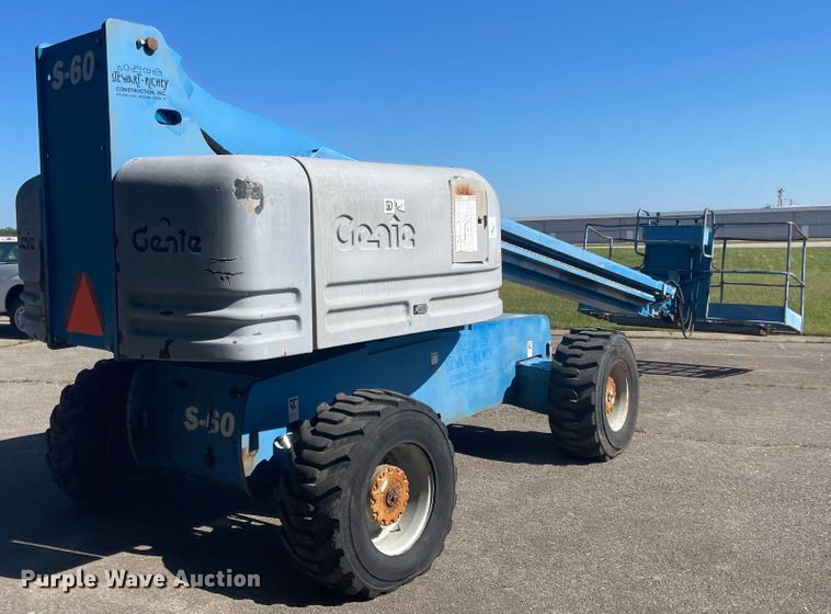 image for item LF9071 2000 Genie S-60  boom lift