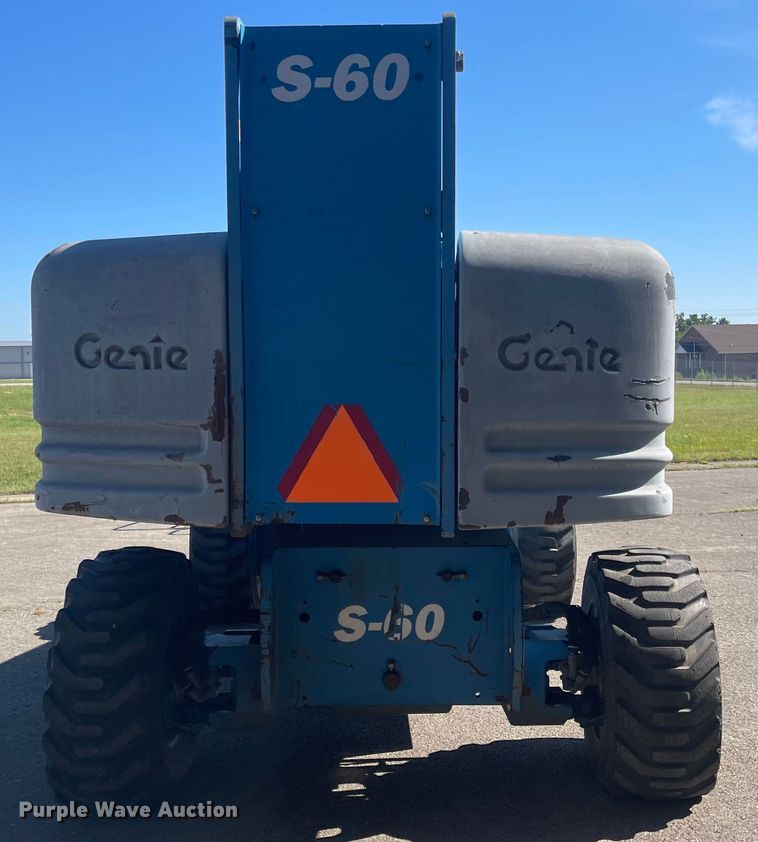 image for item LF9071 2000 Genie S-60  boom lift