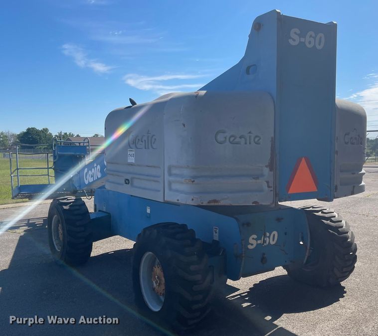 image for item LF9071 2000 Genie S-60  boom lift
