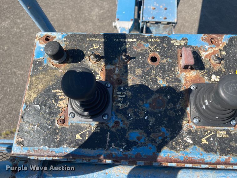 image for item LF9071 2000 Genie S-60  boom lift