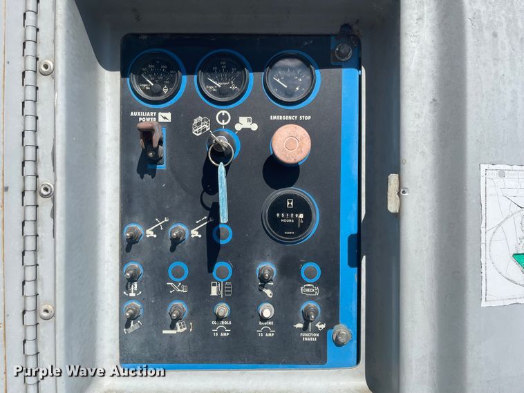 image for item LF9071 2000 Genie S-60  boom lift