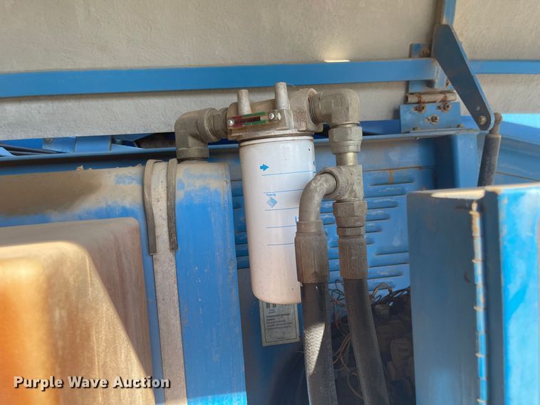 image for item LF9071 2000 Genie S-60  boom lift