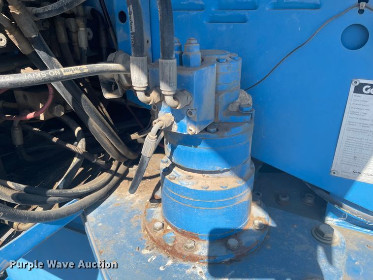 image for item LF9071 2000 Genie S-60  boom lift