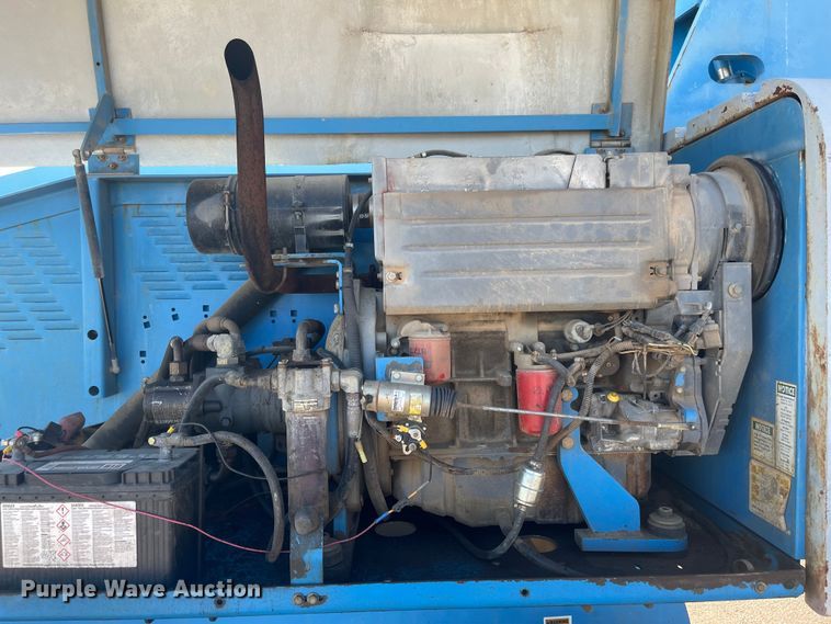 image for item LF9071 2000 Genie S-60  boom lift