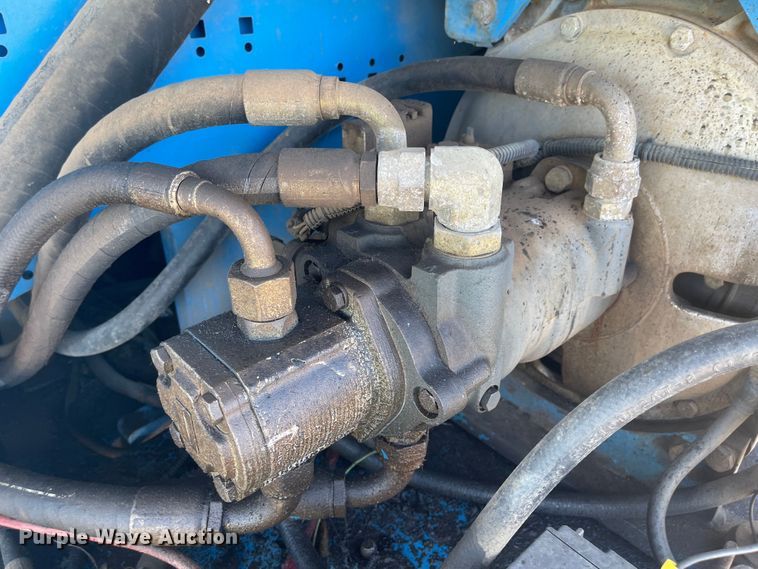 image for item LF9071 2000 Genie S-60  boom lift