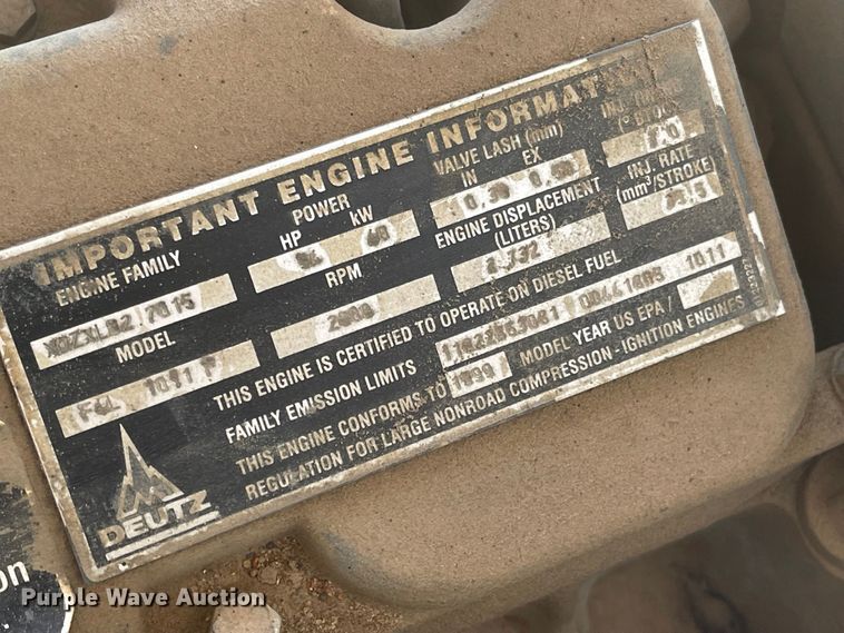 image for item LF9071 2000 Genie S-60  boom lift