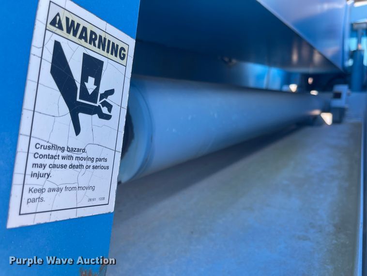 image for item LF9071 2000 Genie S-60  boom lift