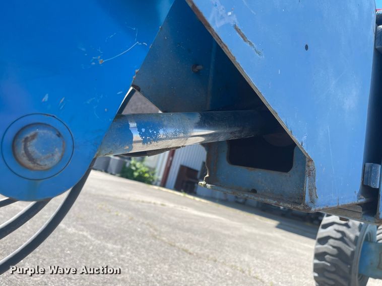 image for item LF9071 2000 Genie S-60  boom lift