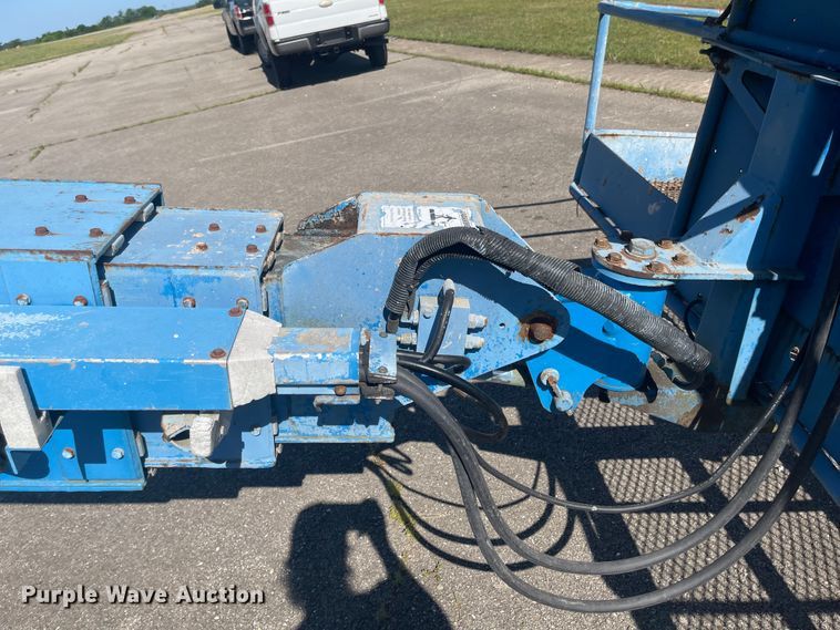 image for item LF9071 2000 Genie S-60  boom lift