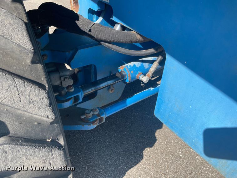 image for item LF9071 2000 Genie S-60  boom lift