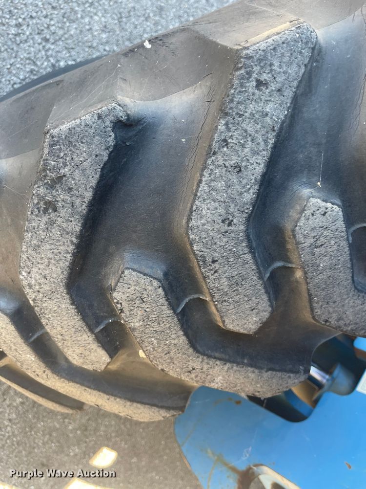 image for item LF9071 2000 Genie S-60  boom lift