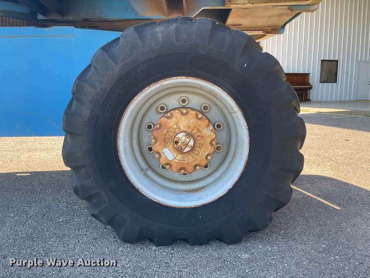 image for item LF9071 2000 Genie S-60  boom lift