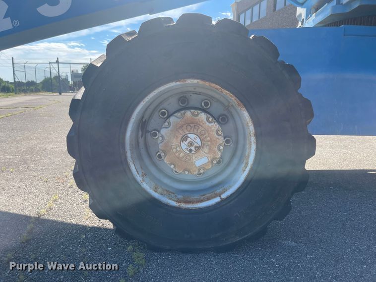 image for item LF9071 2000 Genie S-60  boom lift