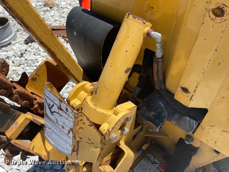 image for item LF9082 1999 Vermeer LM42  trencher