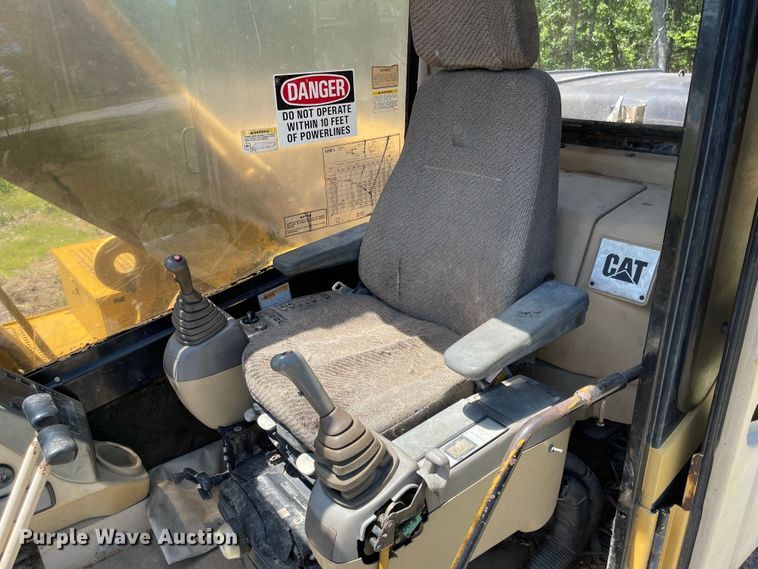 image for item LF9099 1996 Caterpillar 322BL  excavator