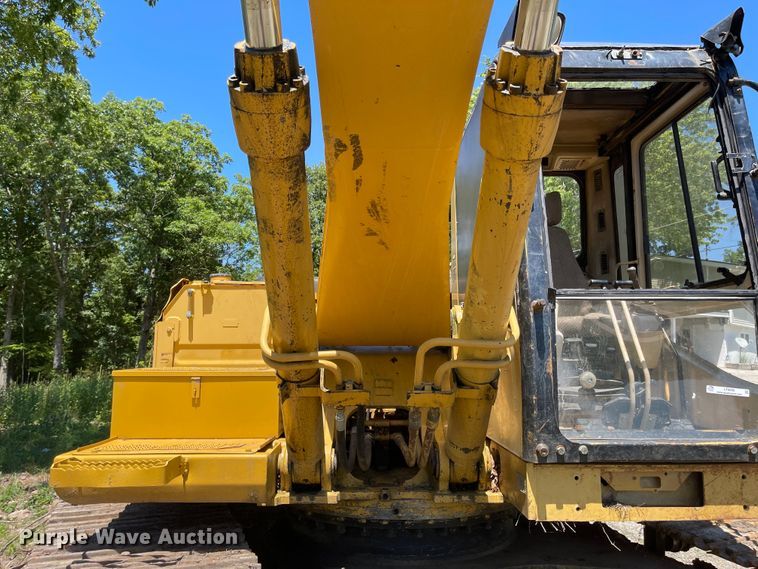 image for item LF9099 1996 Caterpillar 322BL  excavator