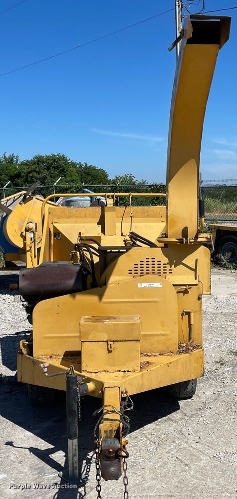 image for item LF9104 1997 Vermeer BC625  wood chipper