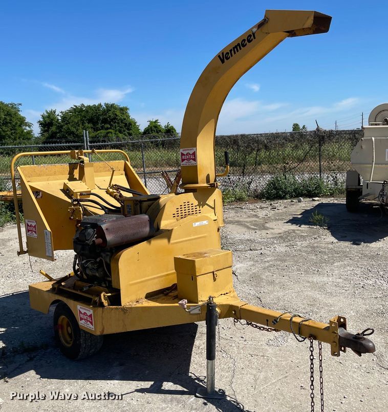 image for item LF9104 1997 Vermeer BC625  wood chipper