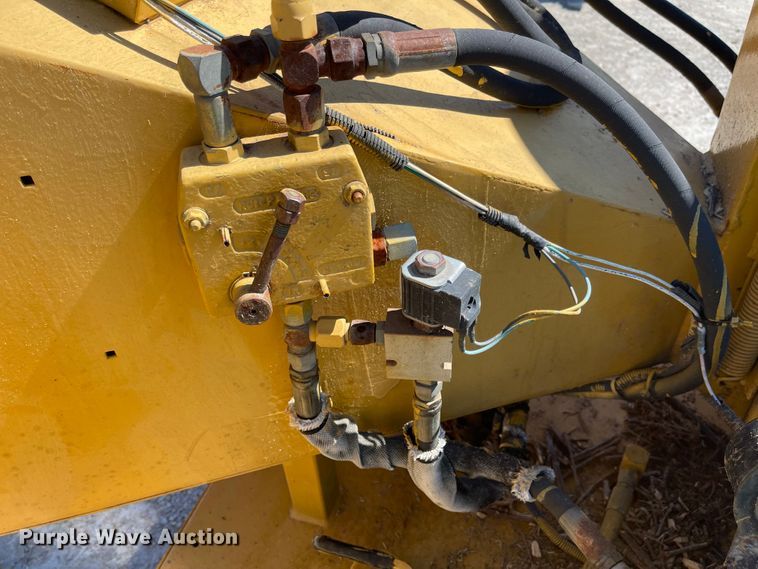 image for item LF9104 1997 Vermeer BC625  wood chipper