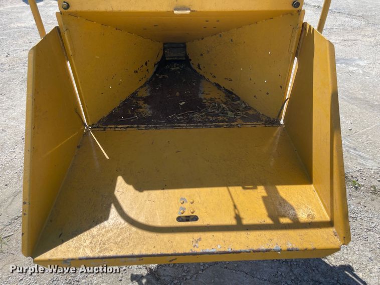 image for item LF9104 1997 Vermeer BC625  wood chipper