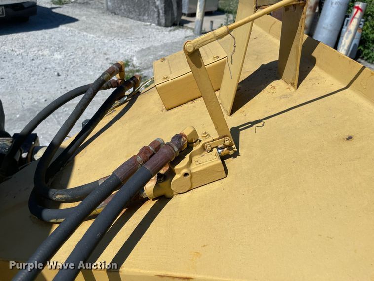 image for item LF9104 1997 Vermeer BC625  wood chipper