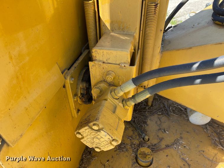 image for item LF9104 1997 Vermeer BC625  wood chipper