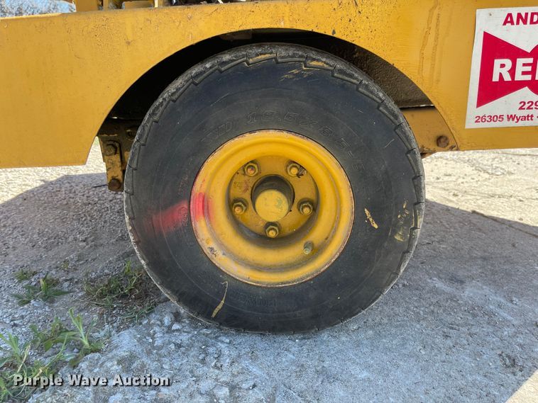 image for item LF9104 1997 Vermeer BC625  wood chipper