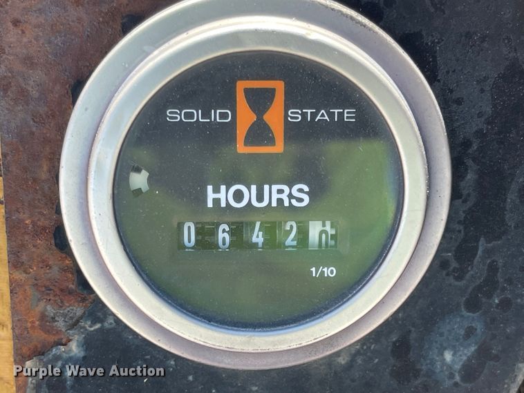 image for item LF9105 2002 Vermeer BC625A  wood chipper